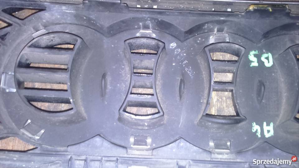 Grill gril Audi RS4 B5 Karoseria Ostrowiec Świętokrzyski