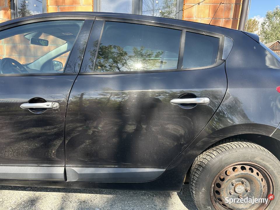 Megane 3 DRZWI LEWY Tył NV676