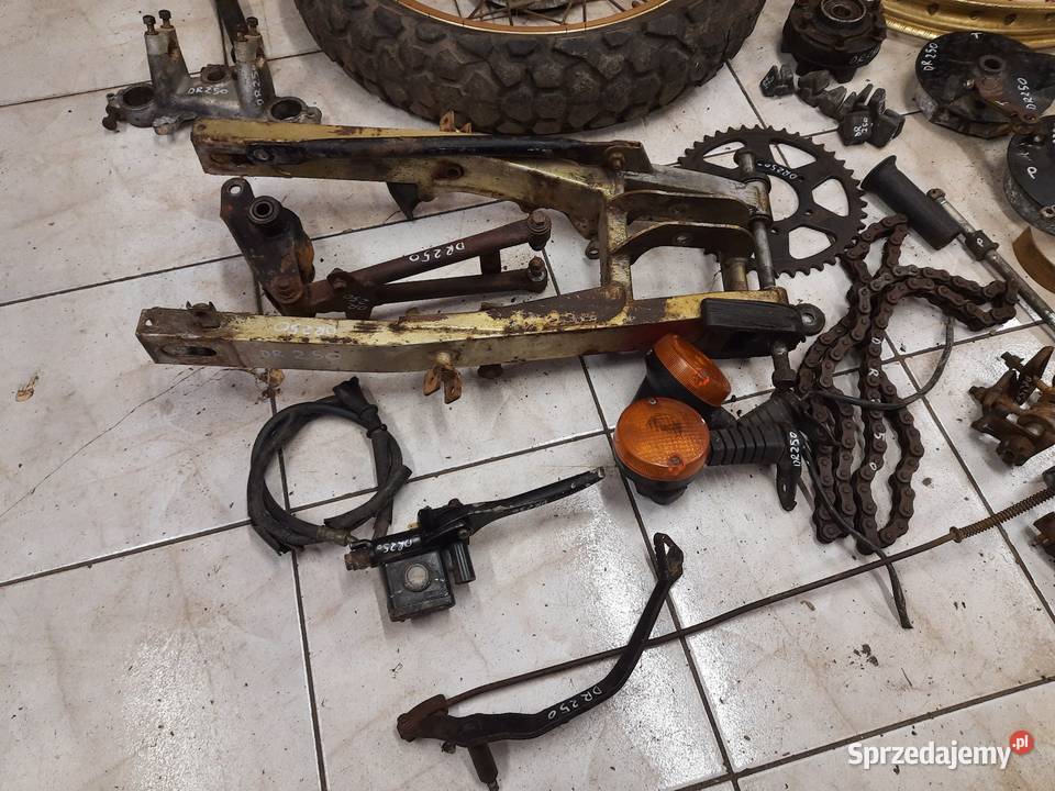 Suzuki DR 250 części koło bak wahacz amor oś Pozostałe dolnośląskie Jelenia Góra