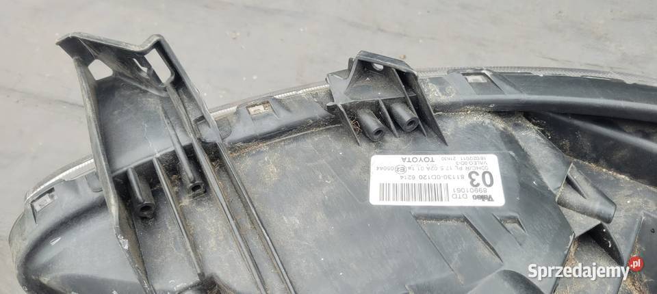 TOYOTA YARIS II REFLEKTOR PRAWY LAMPA PRAWA osobowe śląskie Ruda Śląska