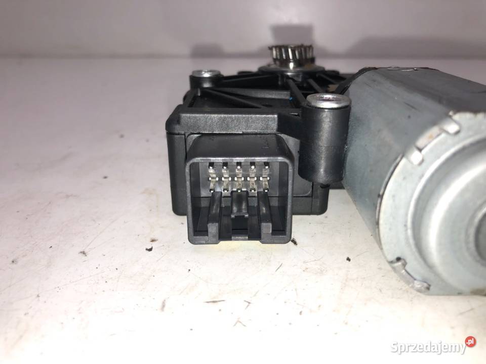 SILNICZEK SZYBERDACHU KIA CEED K8110J7000