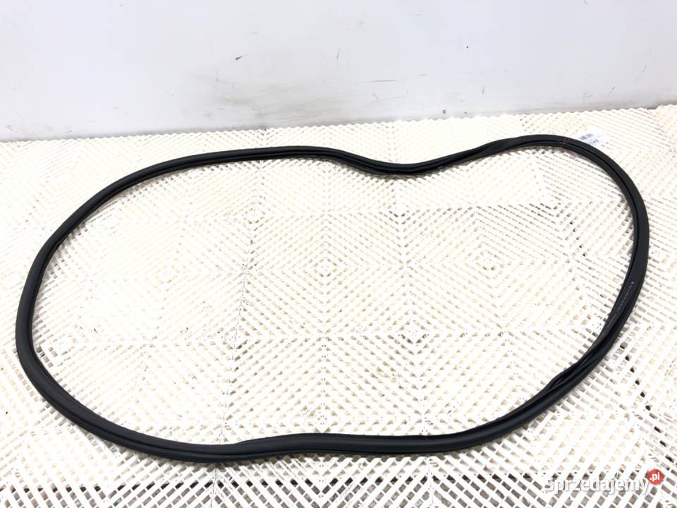 USZCZELKA DRZWI PRZÓD LEWY SKODA SUPERB III