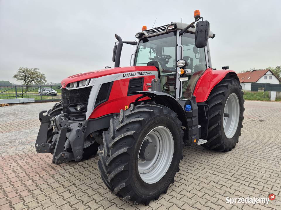 Massey Ferguson 7S210