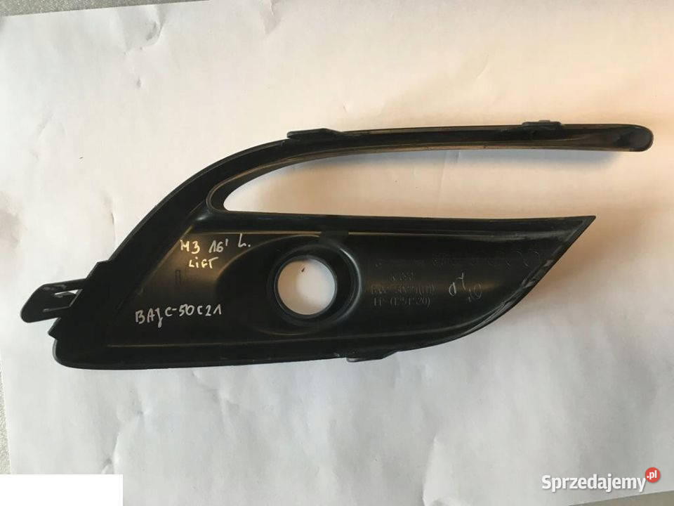 Mazda 3 17 LIFT ramka halogenu kratka LEWA Kozubszczyzna