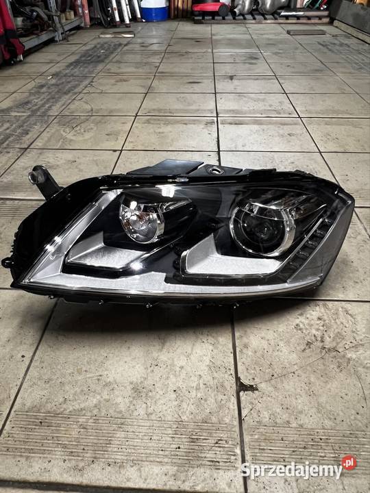 Lampa lewa Passat B7 BiXenon skrętny Rok produkcji 2012 Starachowice sprzedam
