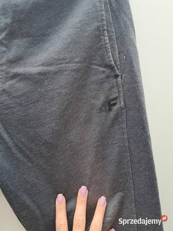 Sportowe spodnie 4F S wygodne lekkie idealne na Odzież sportowa Trąbki Wielkie sprzedam