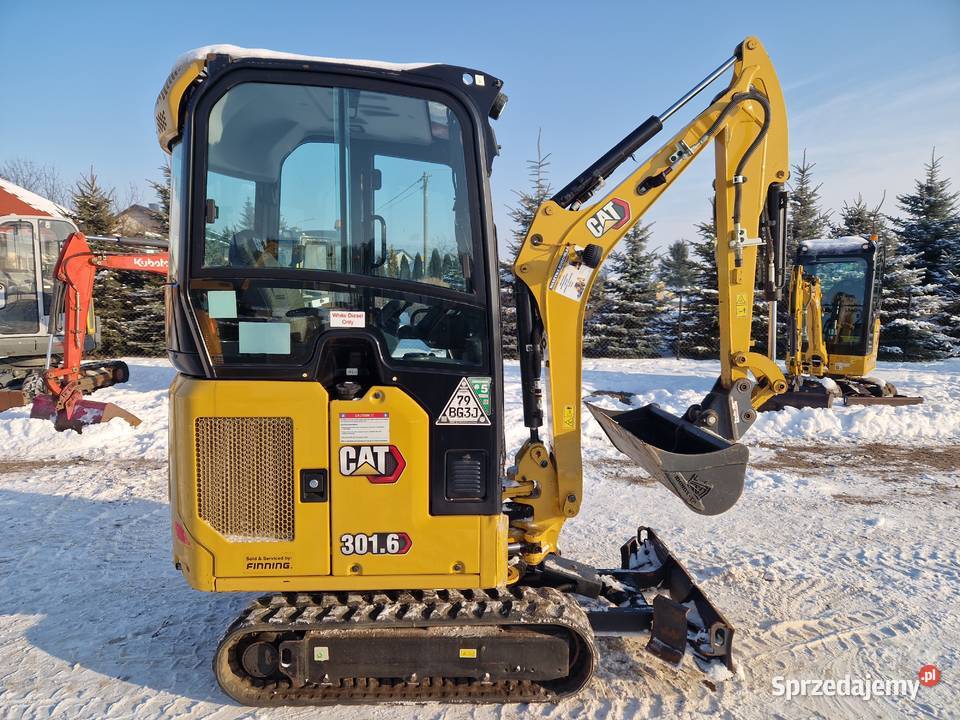 Minikoparka CAT 3016 przebieg 600mtg 2022r Ryżki sprzedam