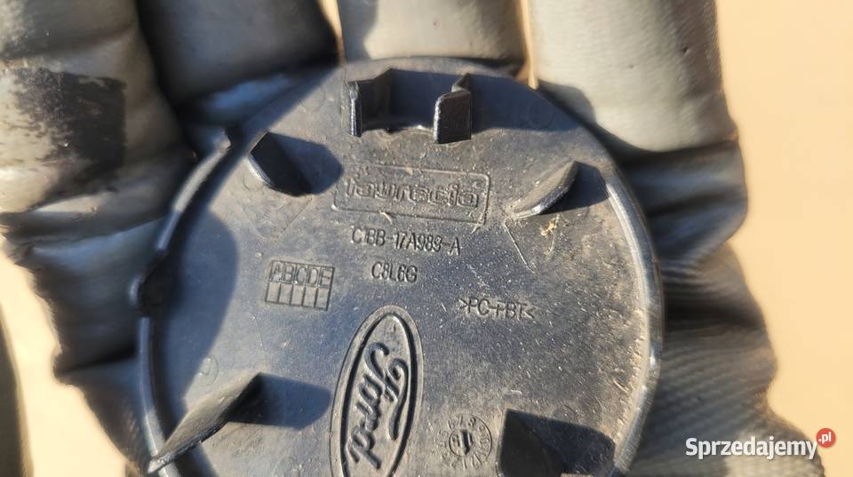 FORD FIESTA MK8 1217 ZAŚLEPKA HAKA ZDERZAK PRZÓD Ruda Śląska