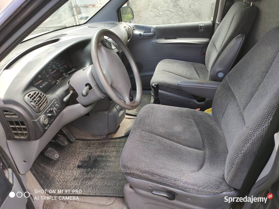 karawan chrysler grand voyager 24 1997 manual 1234567km mazowieckie Szydłowiec