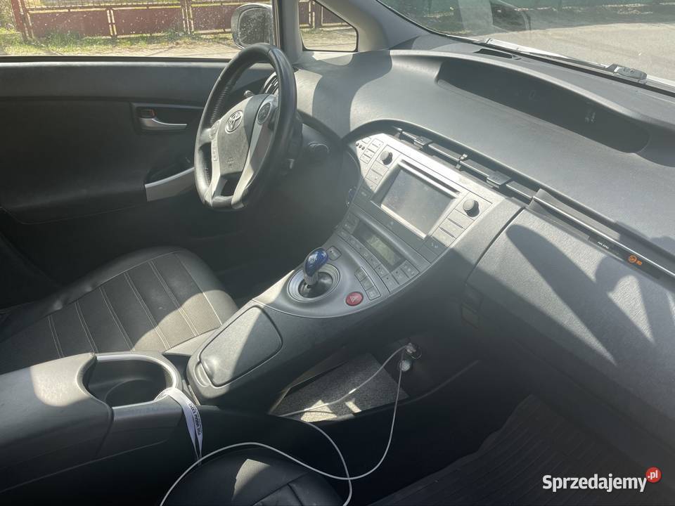 Toyota Prius 18 hybryda bezwypadkowy automatyczna Warszawa