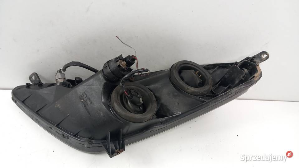 TOYOTA CELICA VII T23 LAMPA PRZÓD PRAWA SOCZEWKA osobowe Zbierkowo