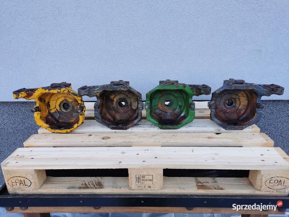 Zwrotnica prawy tył Manitou MLT 1994r Carraro Wilkowo