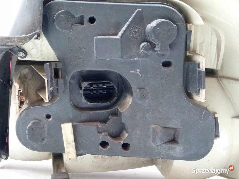 LAMPA TYŁ LEWA EUROPA SEDAN 8E0945095C Audi A4