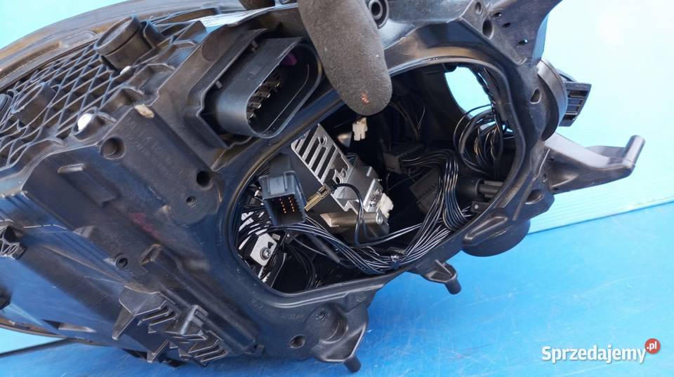 LAMPA PRAWY PRZÓD REFLEKTOR FULL LED 991631964 osobowe wielkopolskie