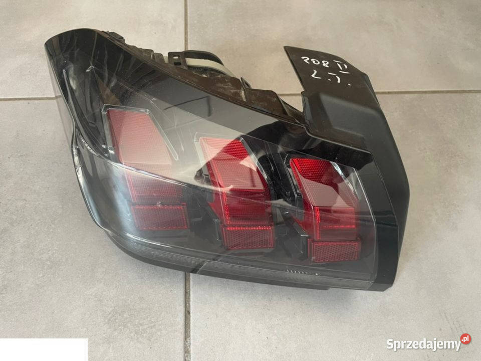 Peugeot 208 II lampa lewy tył Led Kozubszczyzna