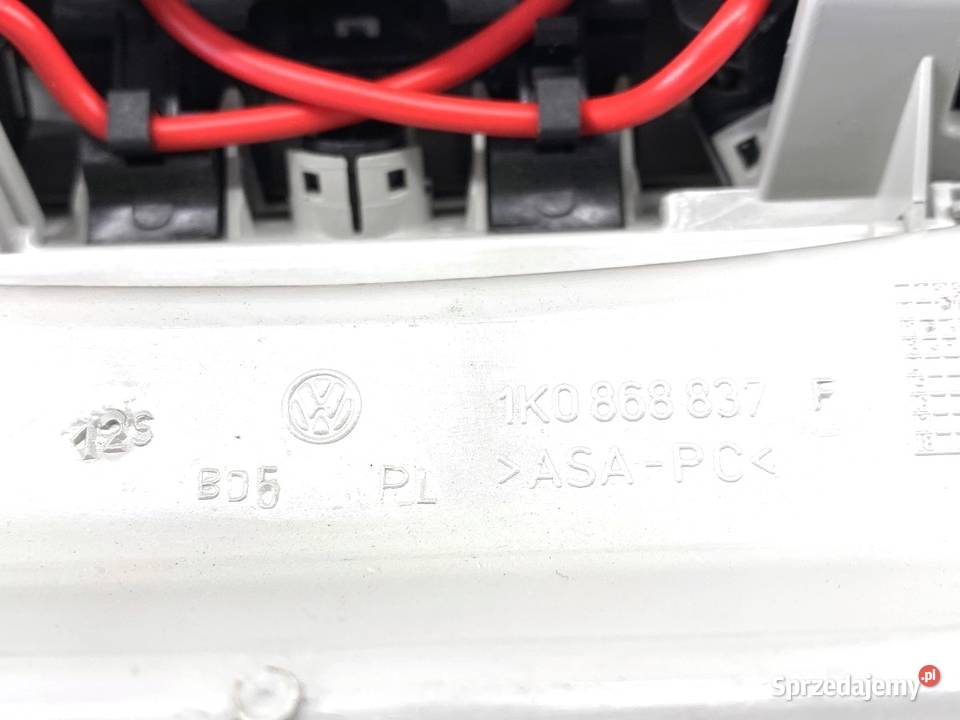 LAMPA SUFITOWA VW TIGUAN 1K0868837F SUV 0718