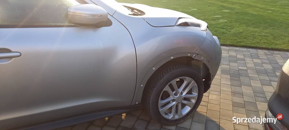 Nissan juke 2018 delikatnie uszkodzony srebrny Koło