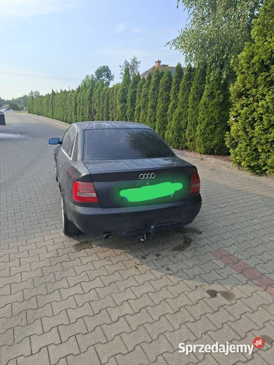 Sprzedam Audi A4 b5 sedan 18 125 koni benzyna benzyna+LPG Cyców