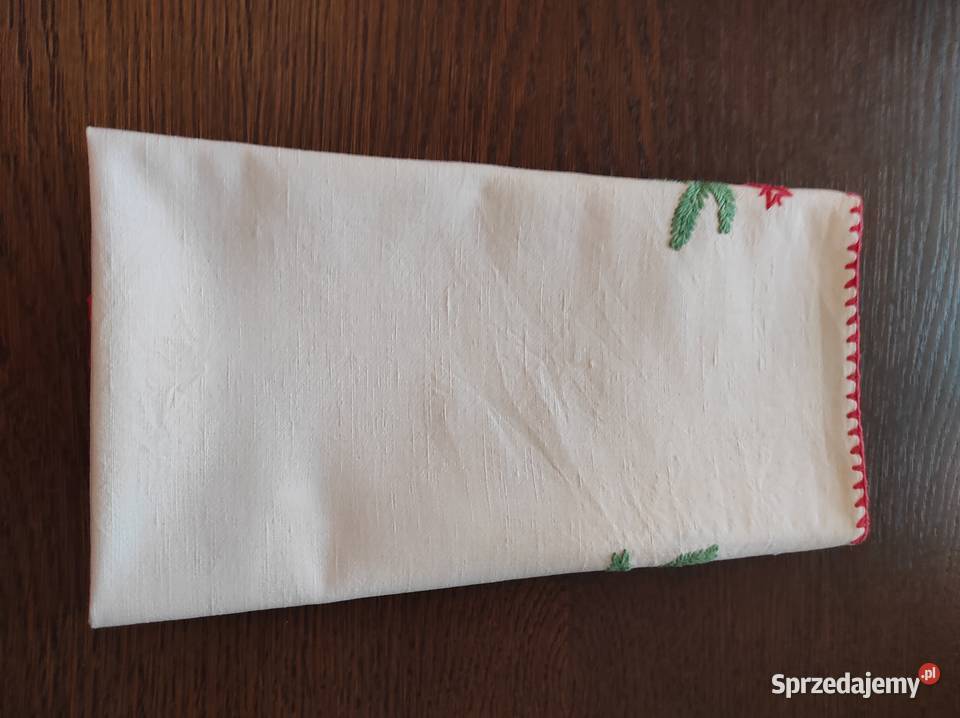 Serwetka świąteczna ręcznie haftowana Białystok