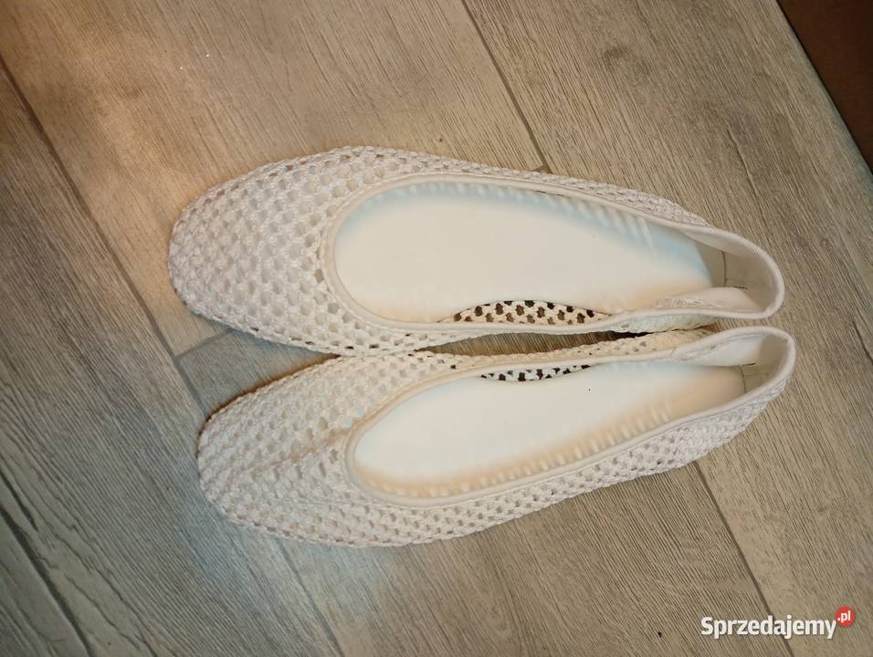 39 ASOS Design Białe siateczkowe baleriny Kraków