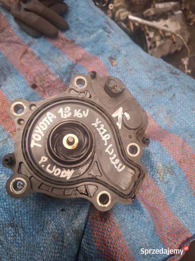 TOYOTA 18 16V HYBRYD X2ZRW22U pompa wody