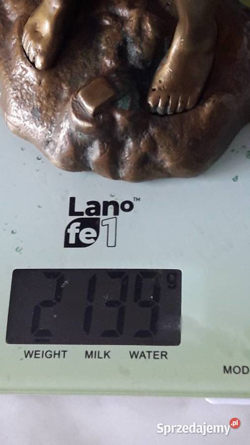 Figurka rzeżba z brązu chłopca sygnowana XIX XX Janów Lubelski