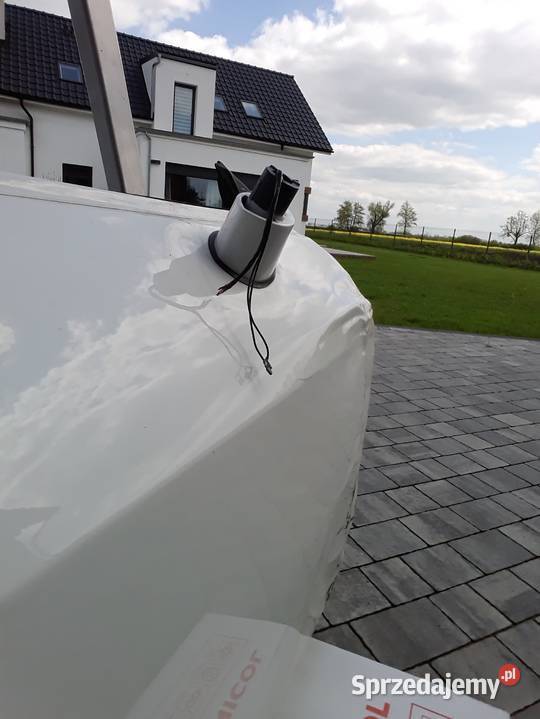 Dodge Challenger 2019 drzwi prawe uszkodzone części blacharskie Domaniów