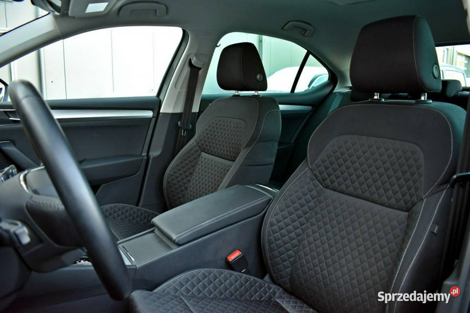 koda Superb Bezwypadkowy Salon Polska Serwis ASO światła do jazdy dziennej Łódź