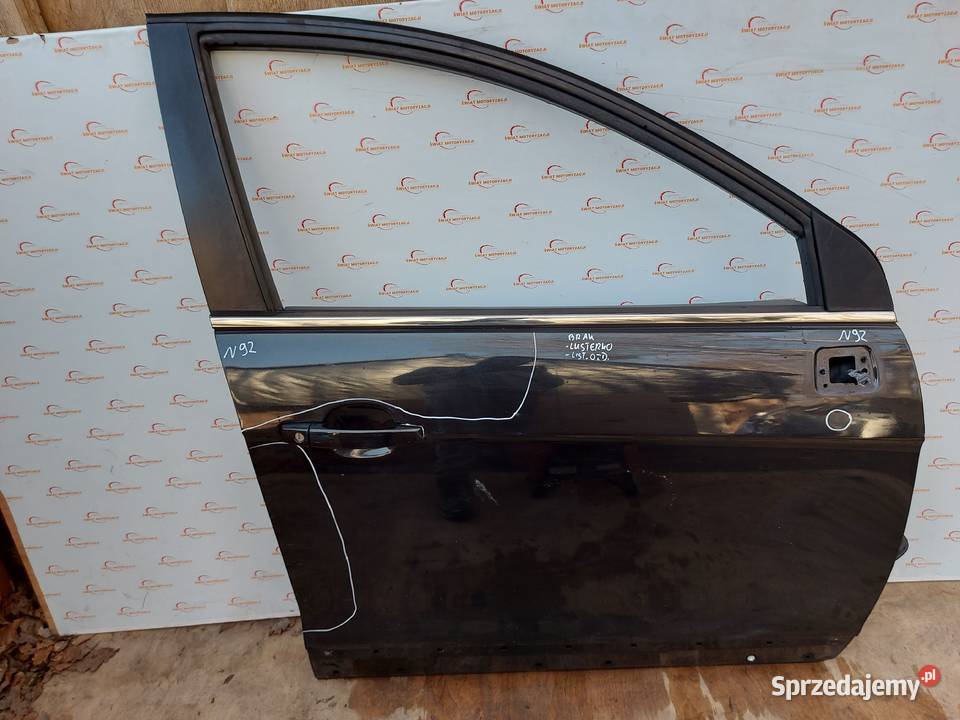 CHEVROLET CAPTIVA LIFT 11r drzwi prawe przód 240