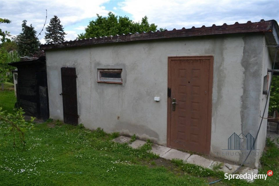 sprzedaży mieszkania 823m2 4 pokojowe Bratków miejsce parkingowe