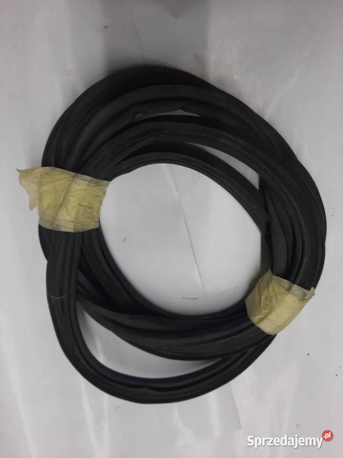 Opel Astra H GTC uszczelka klapy tylnej klapy Ksawerów sprzedam