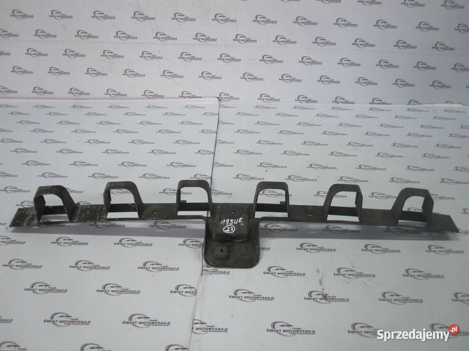 FORD FOCUS MK3 III 13r ślizg zderzaka tył świętokrzyskie