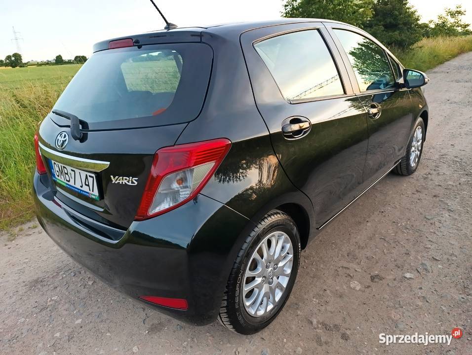 Sprzedam Toyotę Yaris Salon Polska 68KM Yaris