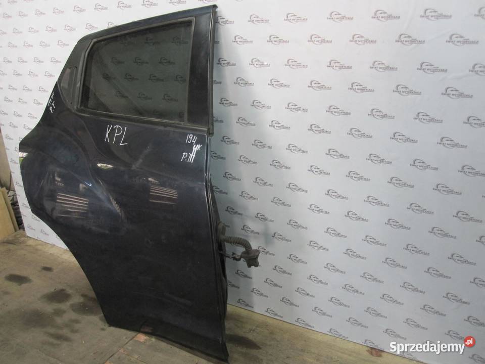 NISSAN JUKE 11r drzwi prawe tył