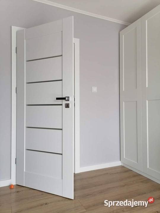 NAKŁADKI MASKUJĄCE STARE FUTRYNY W KOLORZE Z Pruszków