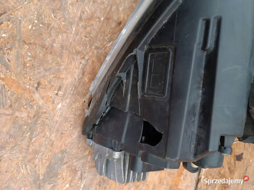 LAMPA REFLEKTOR PRAWY PRZÓD EU SEAT LEON III 12 osobowe wielkopolskie Nowy Tomyśl