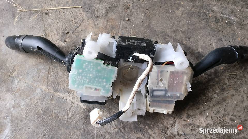 Przełącznik Zespolony Pająk GJ5M 17D318 MAZDA 6 osobowe Wólka Pełkińska