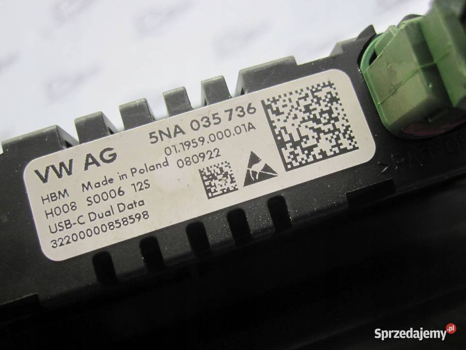 VOLKSWAGEN CADDY IV 22r gniazdo USB 5NA035736 osobowe Panele sterowania, przełączniki świętokrzyskie