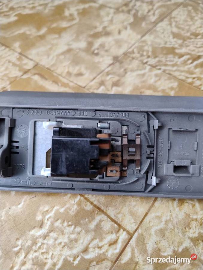 Rączka uchwyt lampka podsufitki Audi 100 a6 c4 Krośniewice