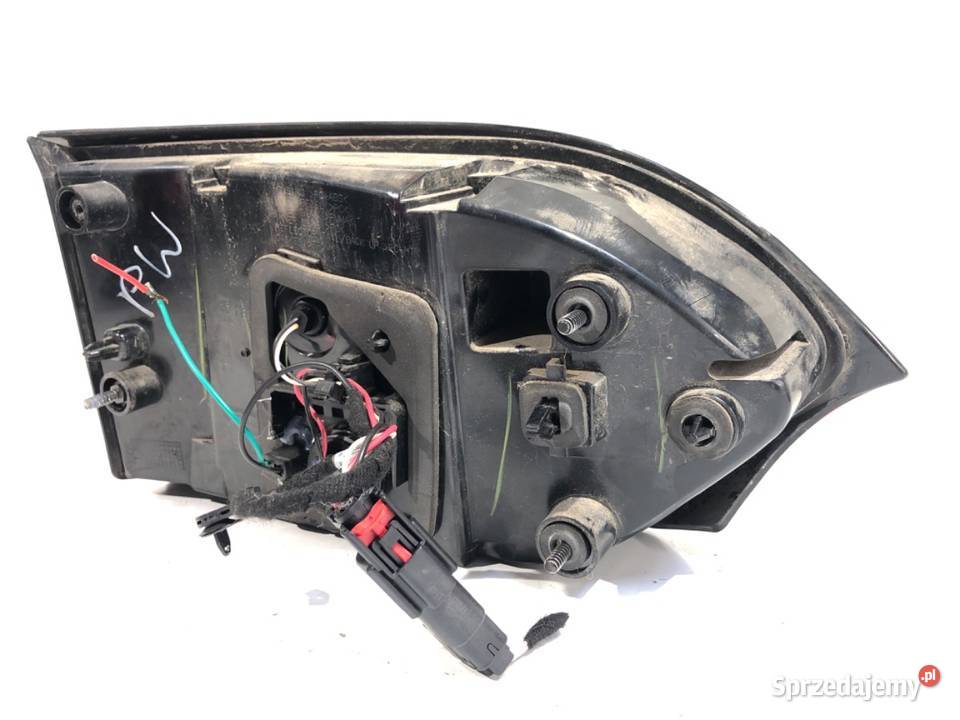 LAMPA PRAWY TYŁ CHRYSLER PACIFICA P68228940AE