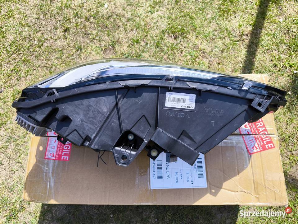 Volvo S90 reflektory Full LED Active High Beam