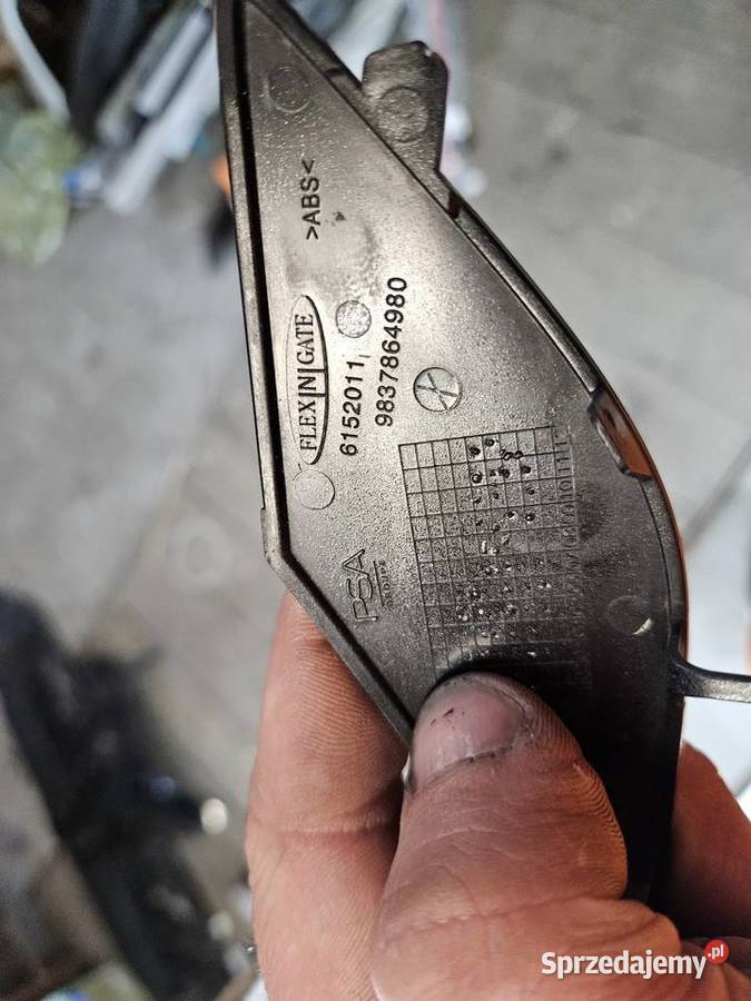 PEUGEOT 308 III T10 ZAŚLEPKA HAKA ZDERZAKA PRZÓD Międzychód sprzedam