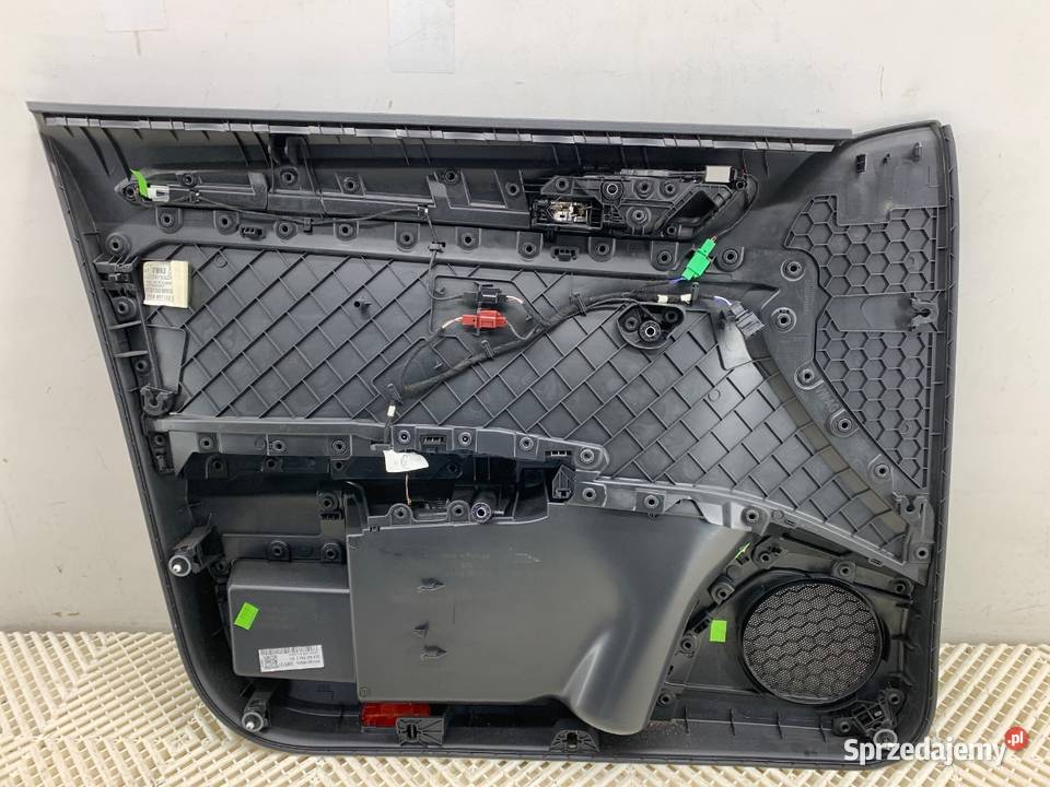 BOCZEK DRZWI PRAWY PRZÓD VW TROC Crossover