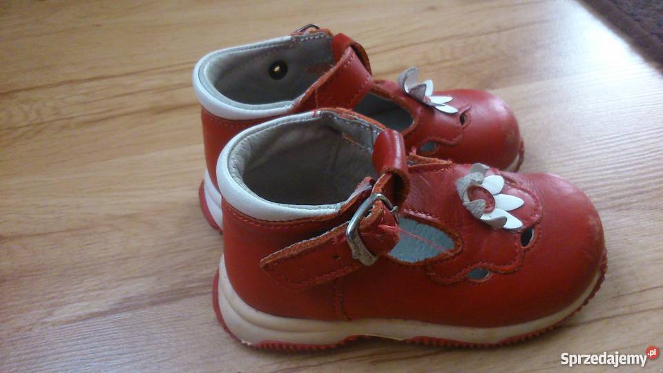 buty dziewczęce r 20 wkł 13 Poznań