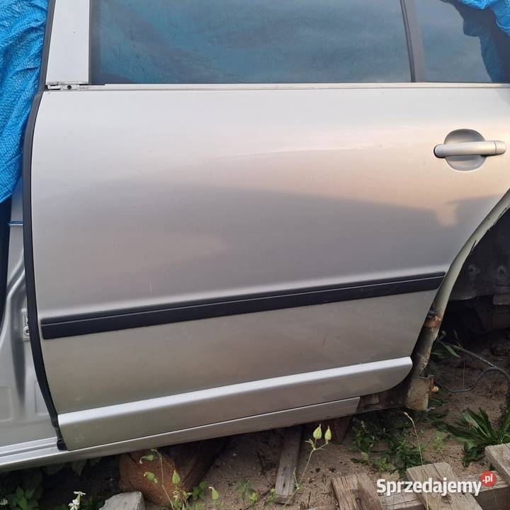 Skoda superb 1 drzwi tył prawe mazowieckie Orzełek