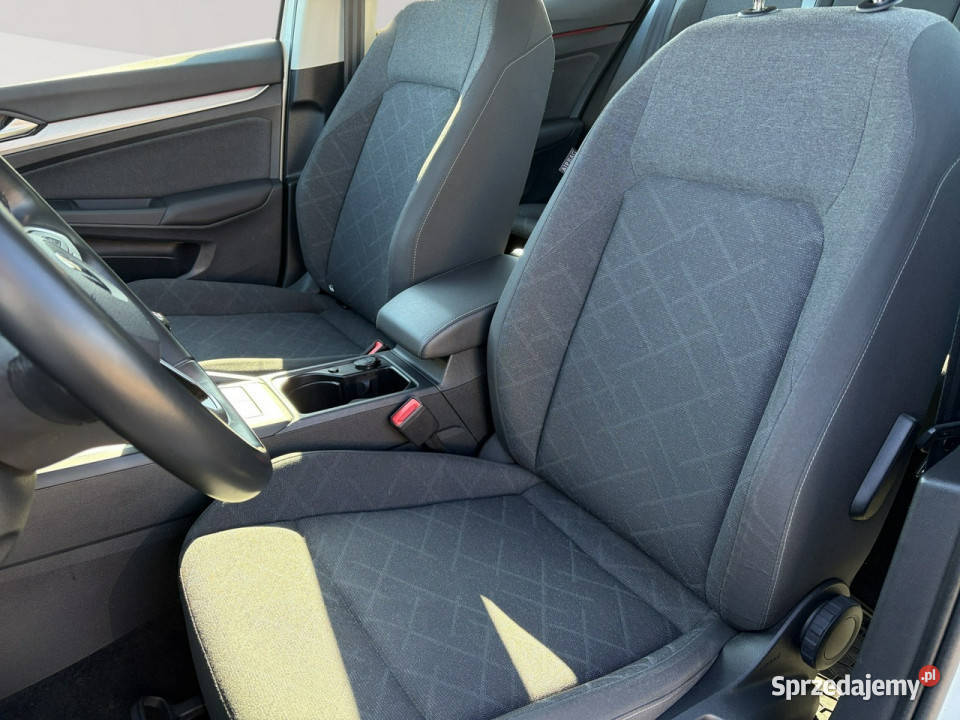 Volkswagen Golf WE7L57015 TSI Life Ambient Kcof manualna Pępowo
