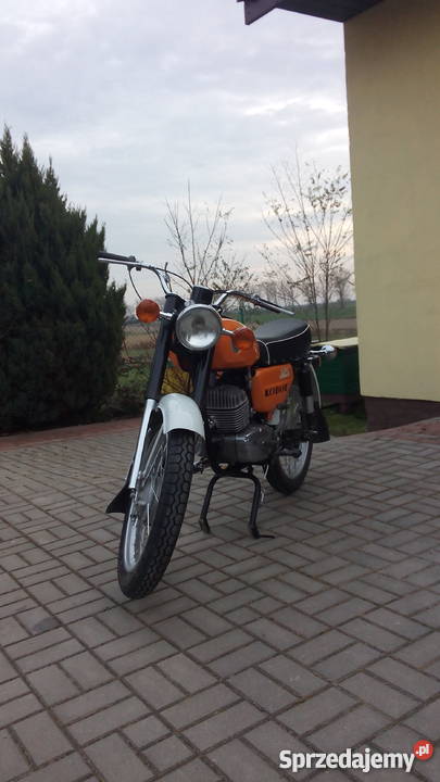 WSK 175 Kobuz Odrestaurowany pomarańczowy