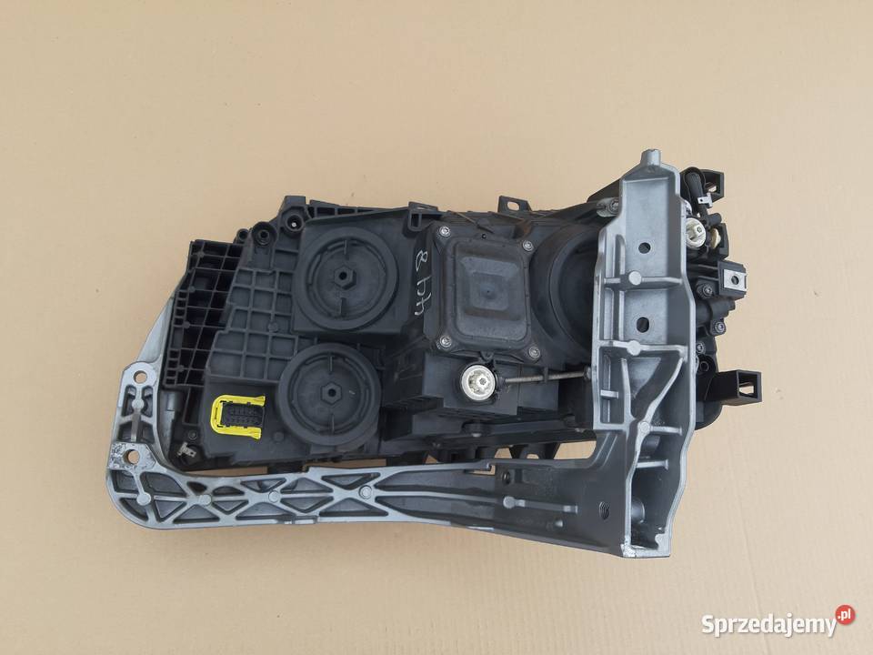 SCANIA R S REFLEKTOR PRAWY LAMPA 2655843 Trzciel