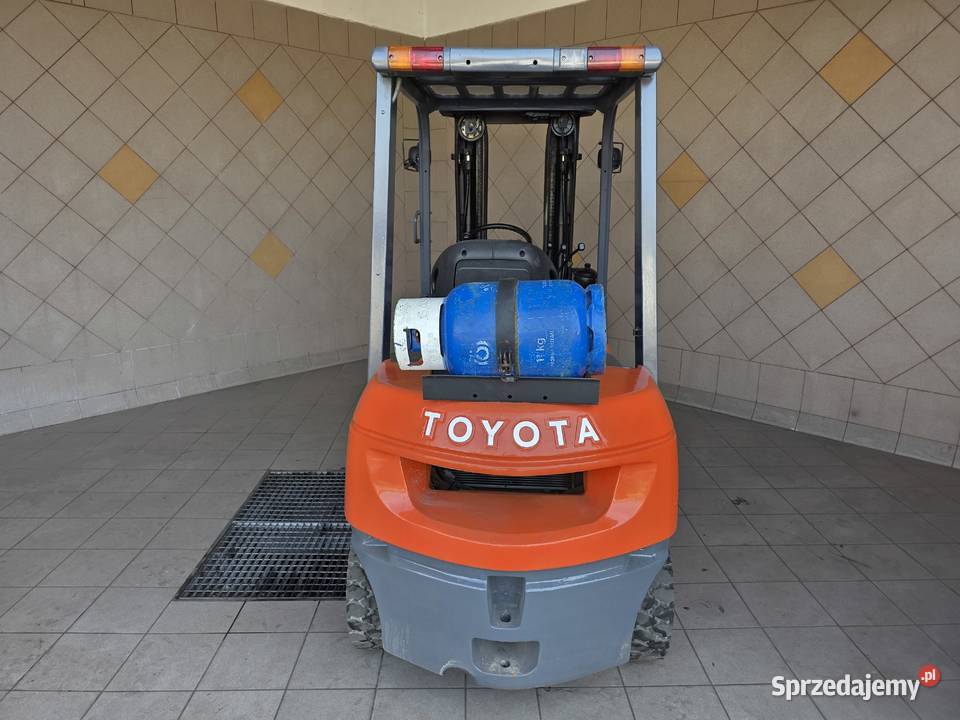 Wózek widłowy TOYOTA 7FGF20 triplex przesuw