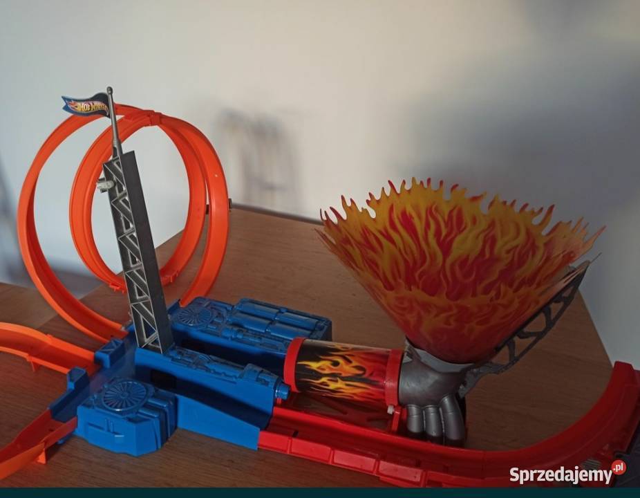 Hot Wheels Sky Jump Tor samochodowy z napędem Kolejki i tory Poznań